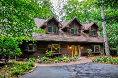 Egg Harbor Casa | Asher Manor by Simple Life Rentals