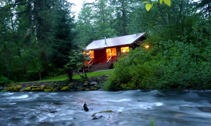 Paradise Estates Cabaña | Ashford Cabin With Hot Tub & Big Creek Views!