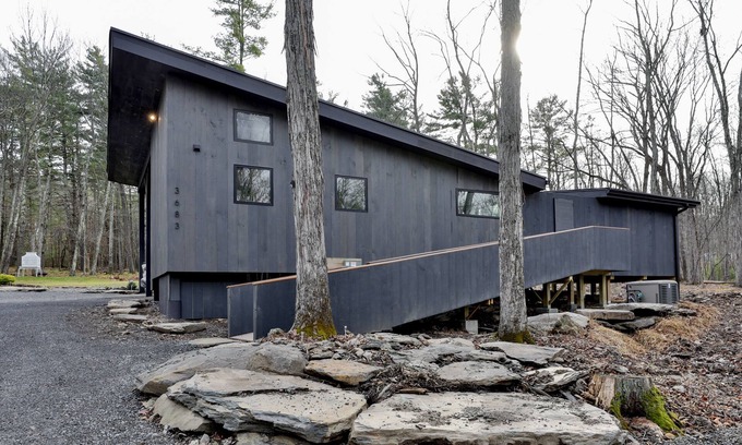 Town of Olive Apartamento | Ashokan ArtHaus, Private Hot Tub, Wags Welcome!