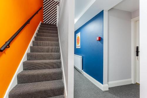 Ashton-under-Lyne Casa | Ashton Getaway Sleeps 14 Free Parking