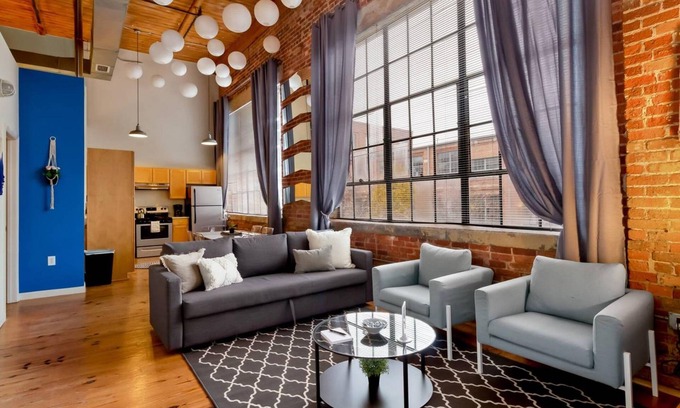 Downtown Apartamento | ASK FOR Discount-historic Brick 2BR Getaway Wifi