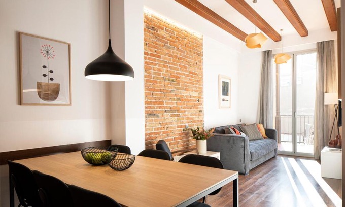 Sant Antoni Apartamento | Aspasios Market Balconies Apartments