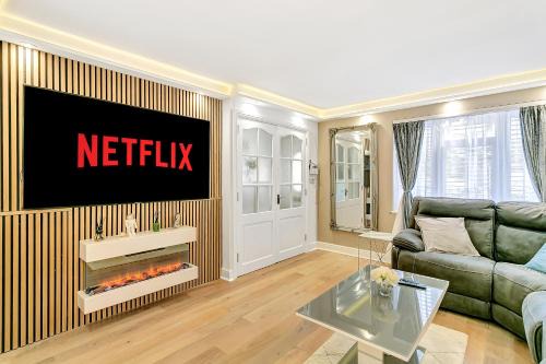 Bierton Casa | Aspen Close 4 Bedroom Retreat with Spa, Sauna and Gym