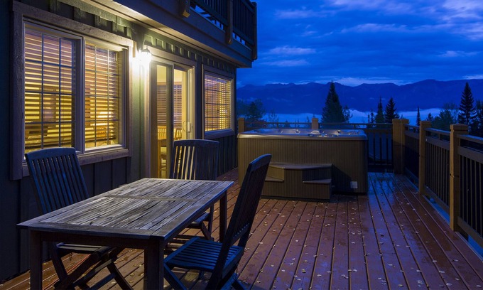 Golden Condominio | Aspens at Kicking Horse Mountain Resort