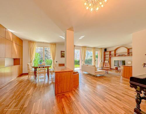 Lecco Apartamento | Aspromonte Lakeside Suite - Lecco Garden Retreat