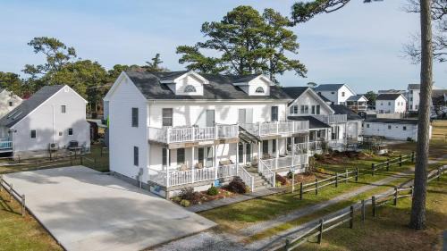 Chincoteague Casa | Assateague Overlook - Water views w/public dock!