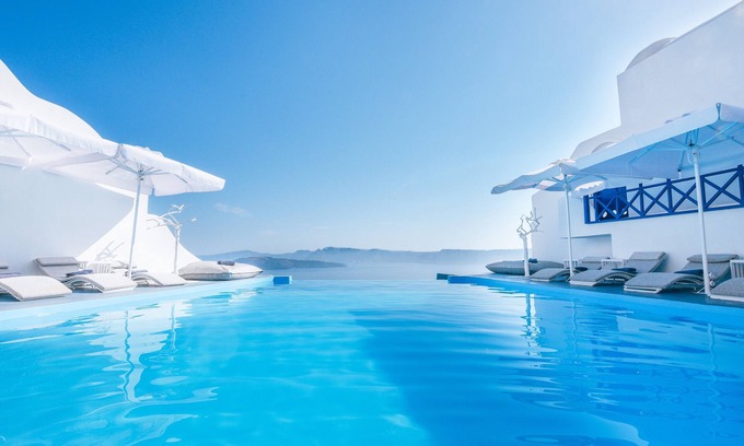 Akrotiri Hotel | Astarte Suites