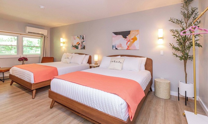 Maggie Valley Apartamento | Aster- Deluxe Double Queen Studio at The Dogwood