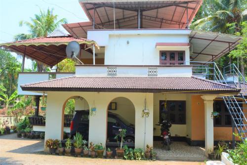 Irinjalakuda Casa | Aswathi Homestay
