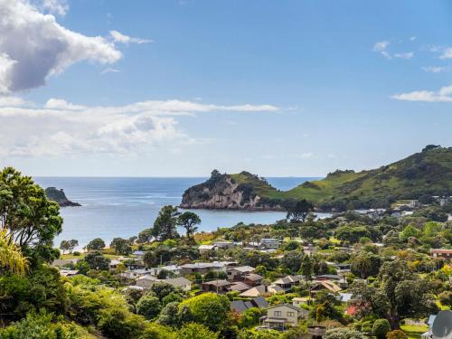 Hahei Casa | At Cathedral Cove - Hahei Holiday Home