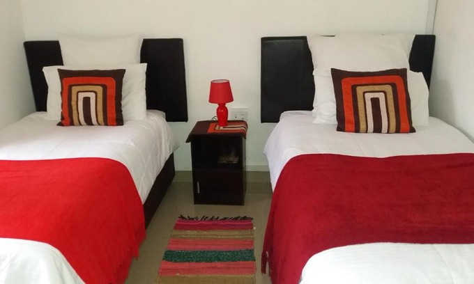 Newlands East Casa | AT HOME GUEST HOUSE
