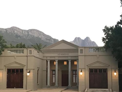 Stellenbosch Casa | At Home in Mostertsdrift