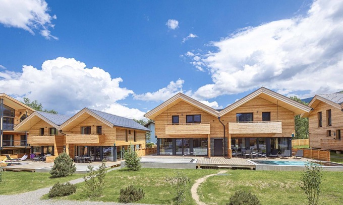Sankt Lorenzen ob Murau Casa | Casa de vacaciones con piscina privada y sauna.