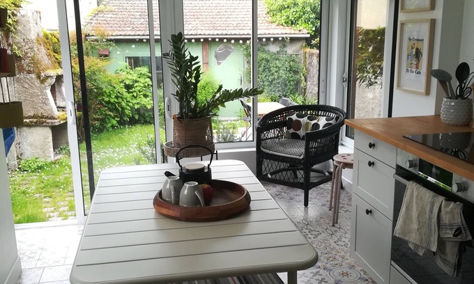 Trentemoult Casa | At the entrance to the charming village of TRENTEMOULT, La maison de Joséphine,