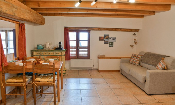 Saint-Pierre-d'Albigny Casa | A los pies del castillo - parking wifi jardín - clg savoie