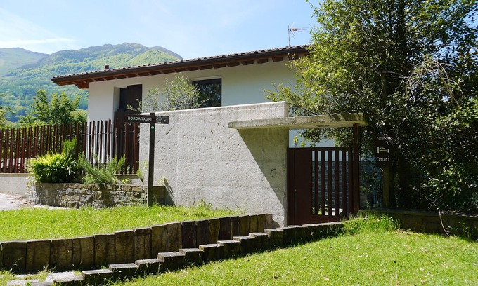 Amezketa Apartamento | Apartamento rural Atari, en el Parque Natural de Aralar
