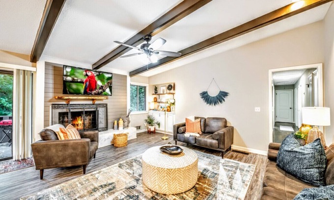 Addison Heights Casa | ATH - Marietta/Kennesaw- 4BR - Pet Friendly (kath)