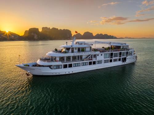 Bai Chay Alquiler De Eote | Athena Royal Cruise - Luxury in Halong Bay