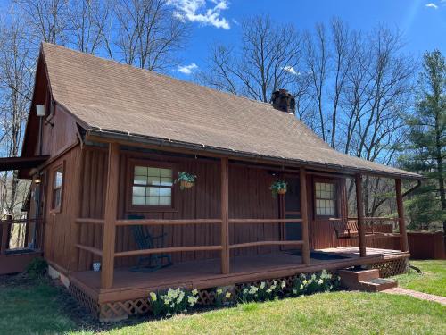 West Columbia Casa | Athens and Albany's Hillside Haven