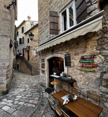 Kotor Old Town Casa | Athos Guesthouse