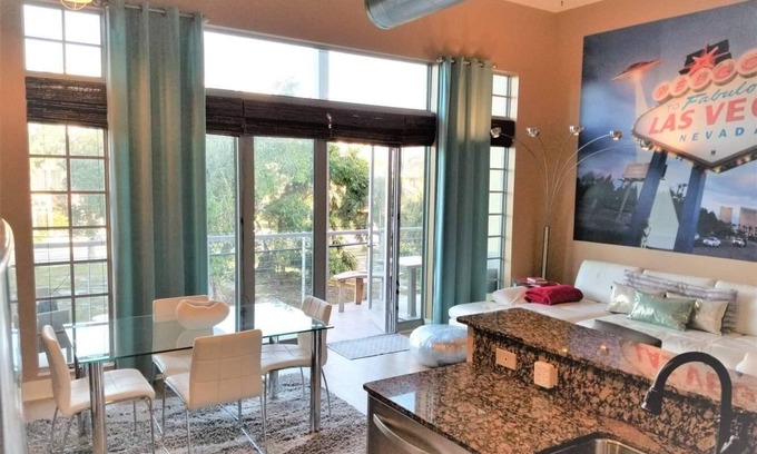 Pineapple Grove Arts District Condominio | ATLANTIC AVENUE DELRAY BEACH LOFT CONDO