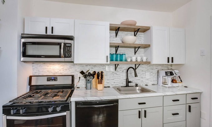 Atlantic City Cabaña | Atlantic City Home ~ 2 Mi to Ocean Casino Resort!