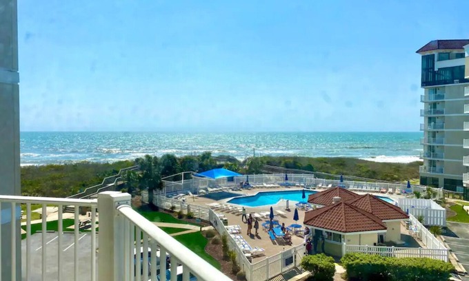 Sneads Ferry Condominio | Atlantic Paradise at St. Regis, Amazing Views, Steps to Beach and Self Check-In