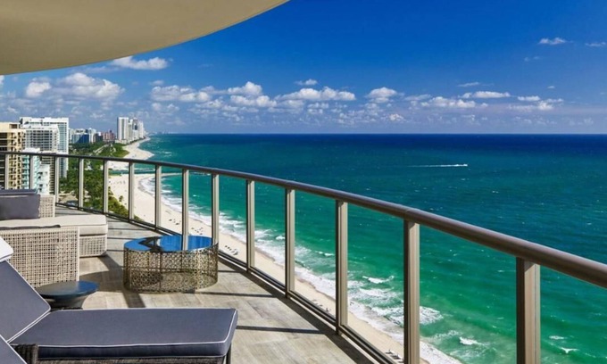Bal Harbour Condominio | St. Regis Bal Harbour Suite - 1 Dormitorio + Den - 5 Star Resort, Ultimate Getaway!