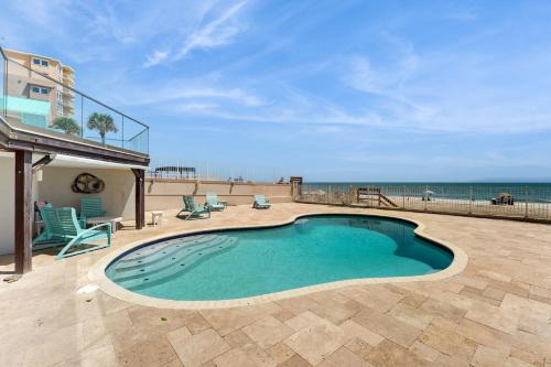 Ocean View Halifax Estates Casa | Atlantic Sunrise Home with Cottage