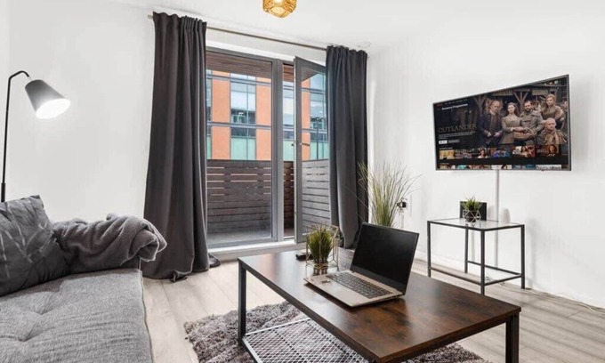 The Westside Apartamento | Atlantis 1BDR - Netflix