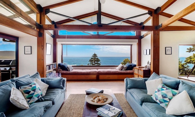 Killcare Casa | Atlas - House for all seasons, spa with ocean views and cozy fireplace