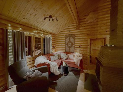 Yllasjarvi Chalet De Esquí | Atmospheric log cabin by the ski tracks