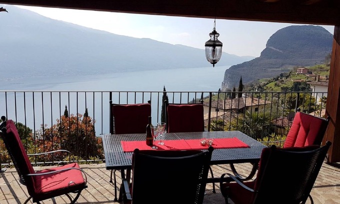 Pieve Casa | Stimmungsvoll- romántica casa de piedra con magníficas vistas