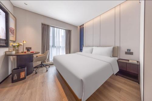 Middle Chaoyang Hotel | Atour Hotel Beijing Sanlitun North Gongti Road