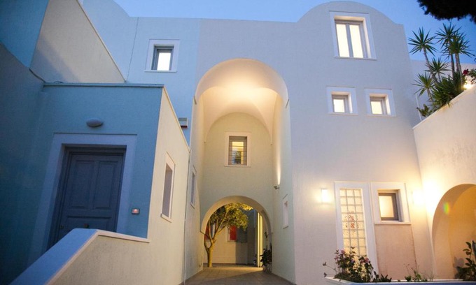 Fira Casa | Atrium Villa