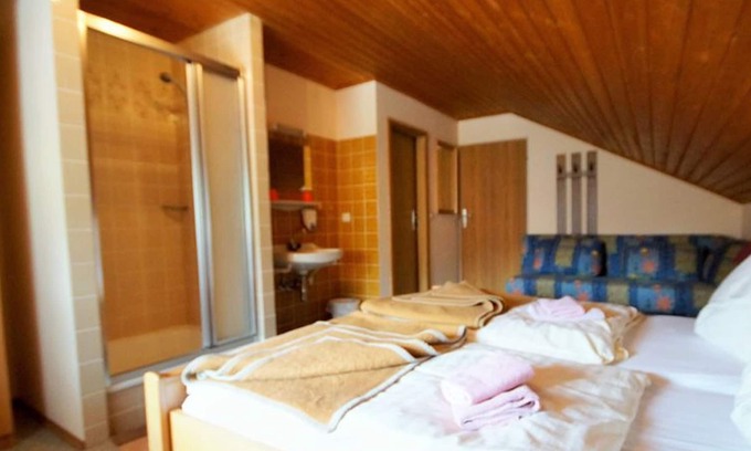 Weyregg am Attersee Cabaña | Habitación ático - Zur Landeroith GmbH
