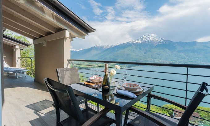 Aurogna Apartamento | Attico apartment with lakeview