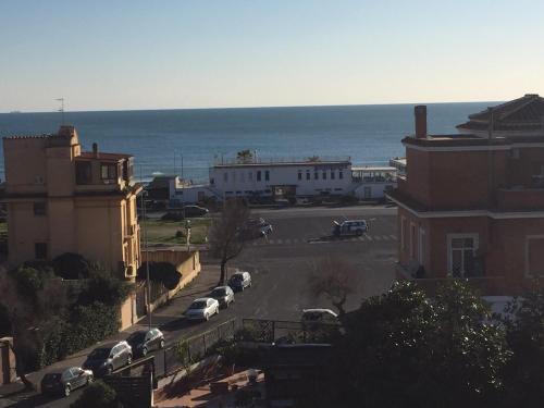 Quartiere XXXIV Lido di Ostia Levante Apartamento | ATTICO FRONTE MARE