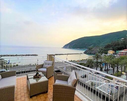 Moneglia Apartamento | Attico tra cielo e mare