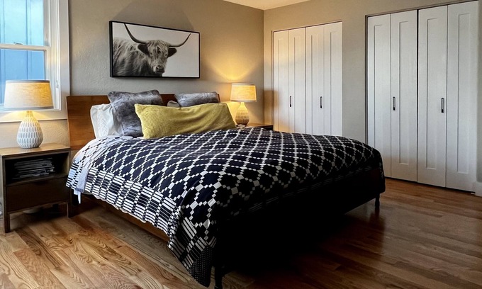 Louisville Casa | Attractive 4 BR Near Downtown-Family Friendly!
