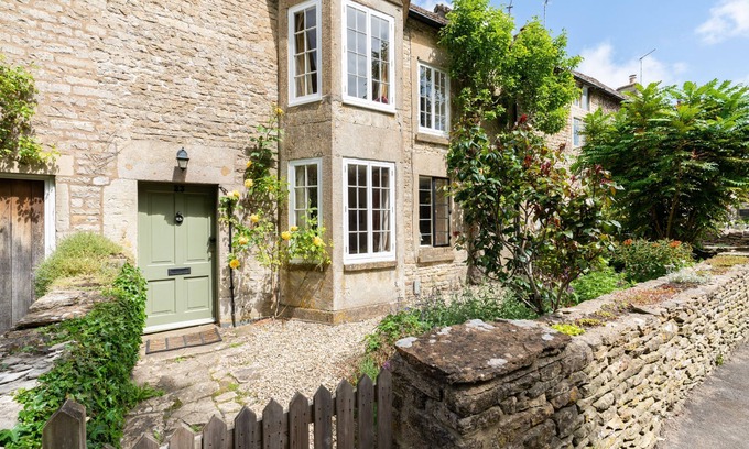 Laverton Cabaña | Attractive and stylish Cotswold cottage with wonderful rural views - Pear Tree Cottage, Cherington