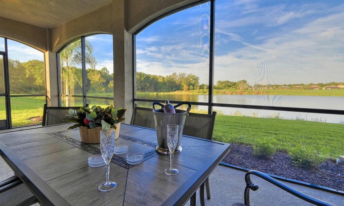 Lakewood Ranch Condominio | Golf Resort Beautiful Coach Home Primer piso Vista al lago