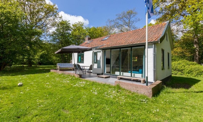Breezand Casa | Attractive vacation home with spacious garden