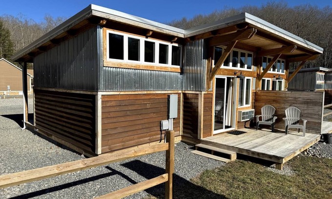 Bramwell Cabina | ATV TrailCamp: Conrad's Cottage-- Just seconds from the HMT Pocahontas Trailhead!