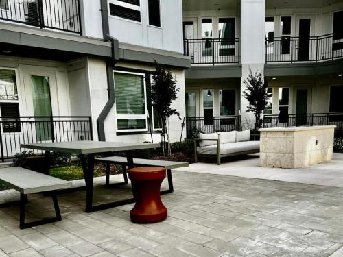 McNeil Apartamento | ATX Vibes - Pool - Near Domain