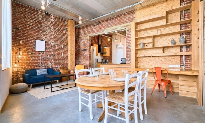 Lille-Moulins Apartamento | Atypical Apartment with 2 basement bedrooms