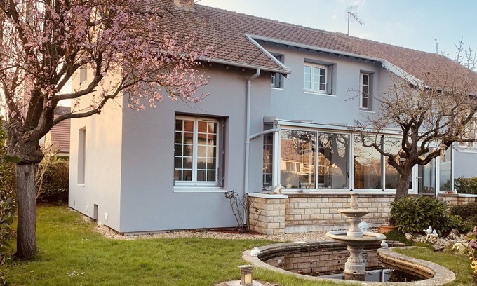 Marolles-en-Hurepoix Casa | Vrbo Property