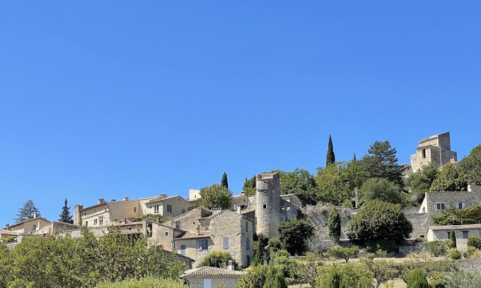 Le Poet-Laval Casa | Atypical house in one of the most beautiful villages of the Drôme: le Poët Laval