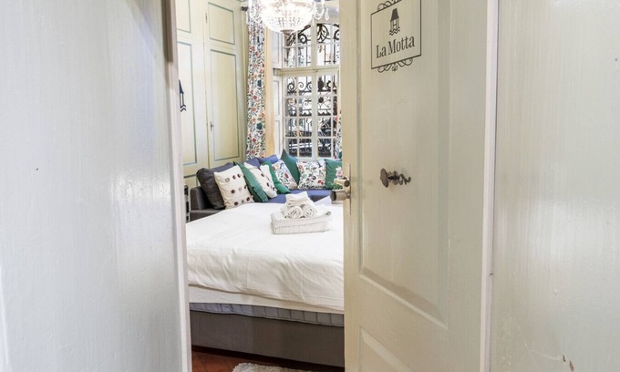 Fribourg Apartamento | Atypical room in Fribourg's old town