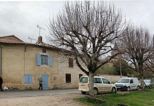 Verteuil-sur-Charente Apartamento | Au bord de la rivière